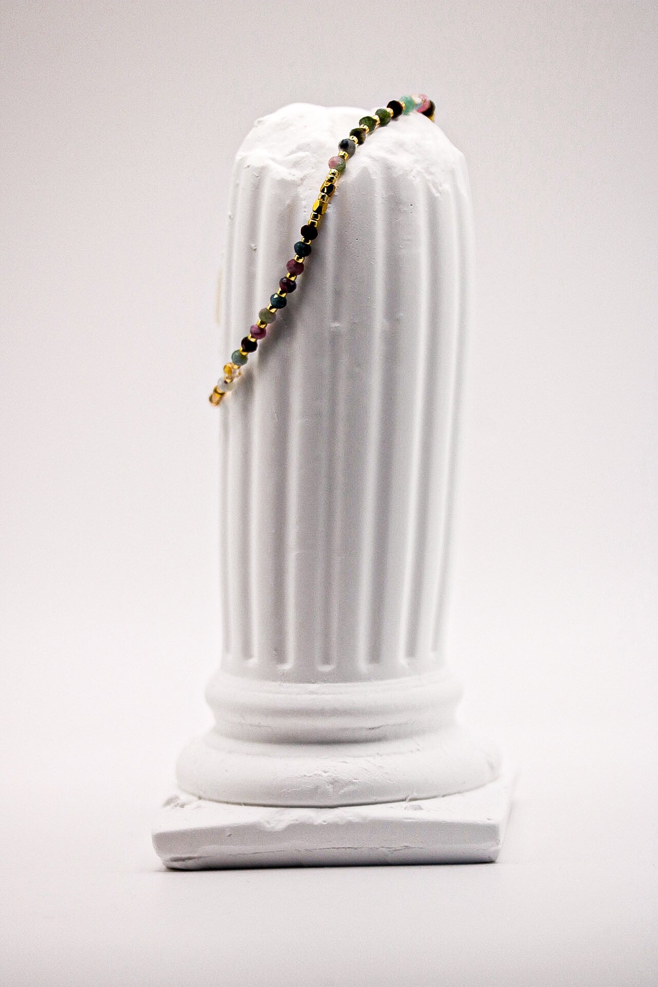 Tourmaline Beads Bracelet met natuurlijke multicolor toermalijnkralen – elegant en beschermend design.