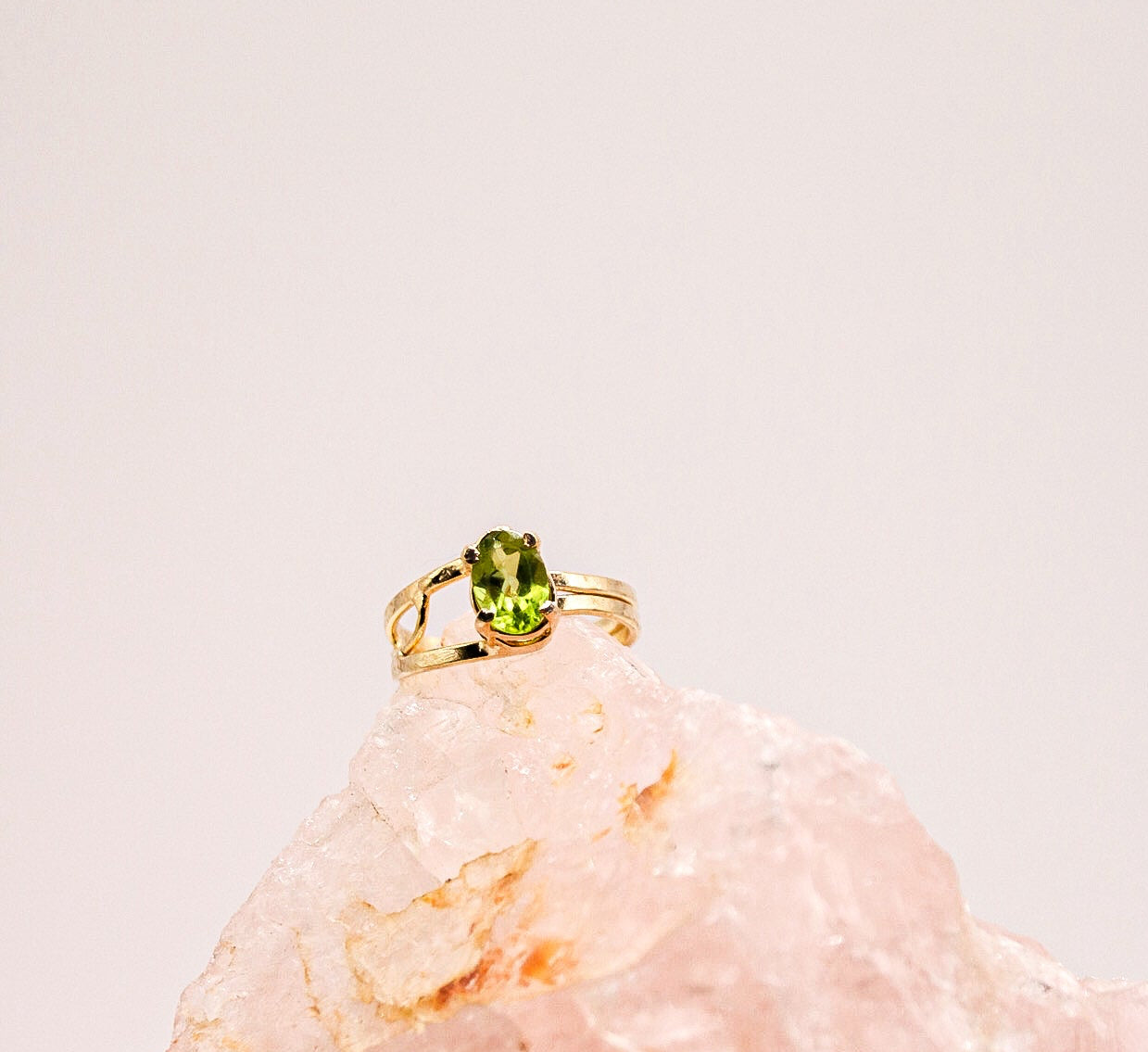 Peridot - royal ring - adjustable - gold plated
