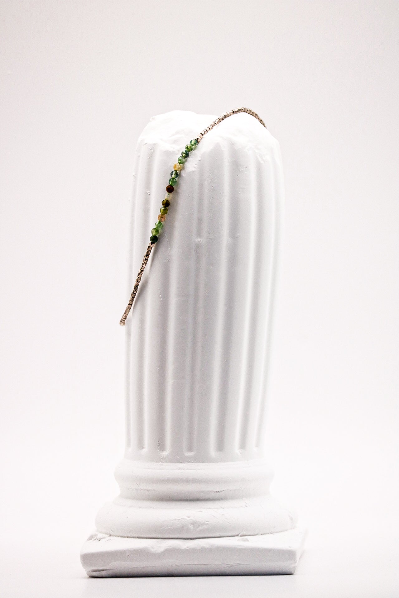 Pyrite Bracelet – Various Stones met natuurlijke edelstenen en gouden glans – elegant en krachtig design.