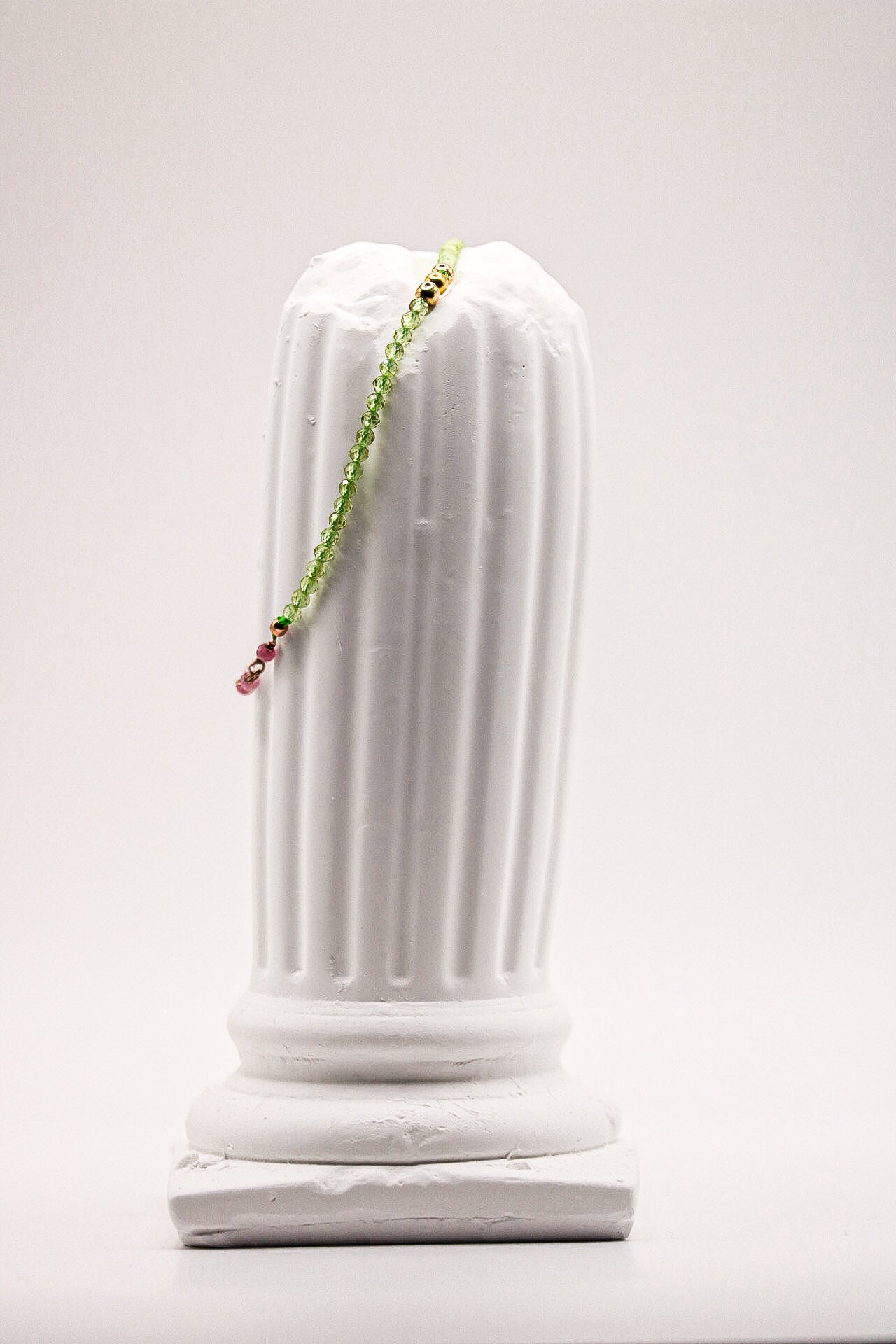 Peridot & Rose Quartz Beads Bracelet met natuurlijke groene en roze edelstenen – elegant en betekenisvol design.