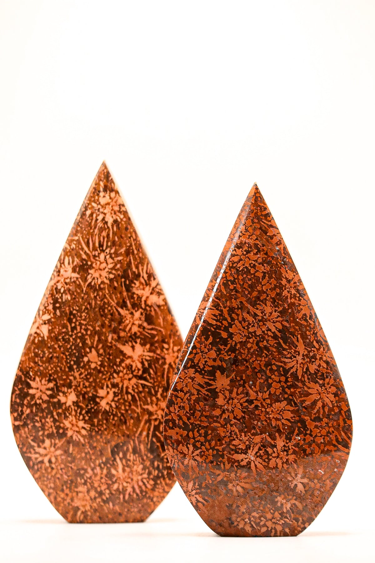 Coral Jade tower van 232 gram met dichte bloemachtige natuurlijke patronen in koper- en terracottatinten